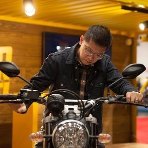 Meet your Posher, Henry